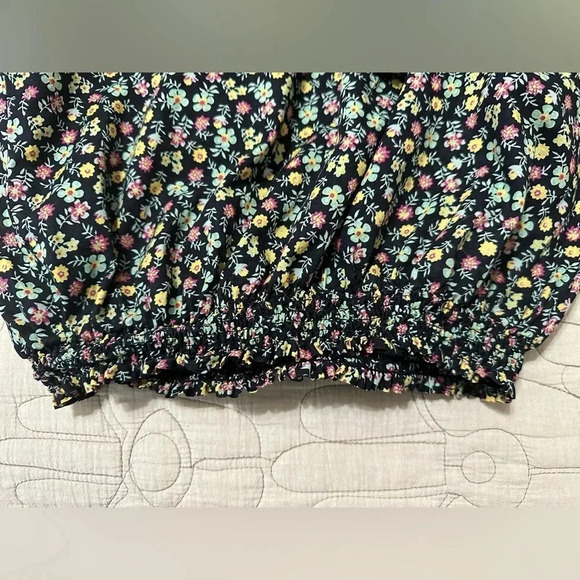 Sanctuary Ruffle Neck Floral Top Elastic Sleeve and Waist Size L - Picture 6 of 8